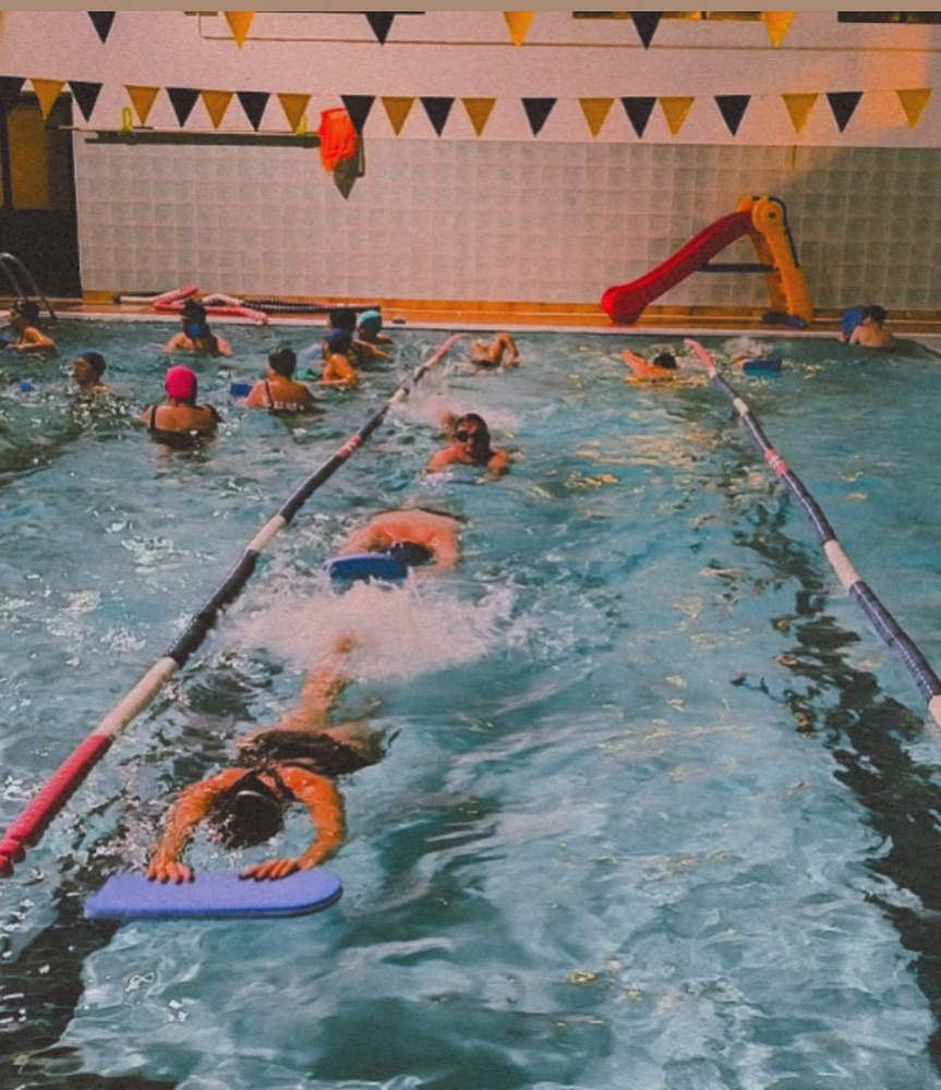 Aula de natação para adultos na Piscina Real